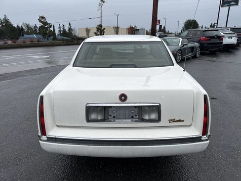 Used 1995 Cadillac De Ville Base 4dr Sedan image 5