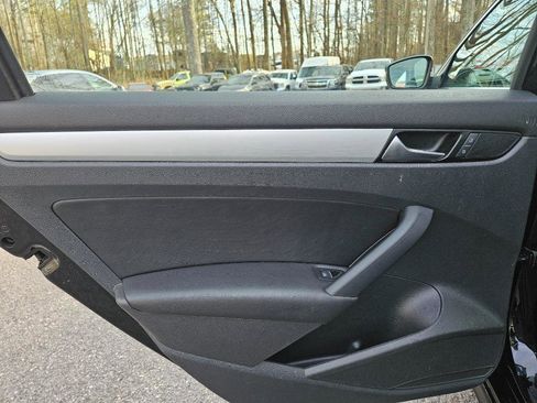 Used 2013 Volkswagen Passat 2.5 SE image 22