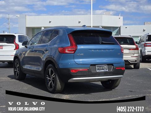 Certified 2025 Volvo XC40 B5 Core image 4