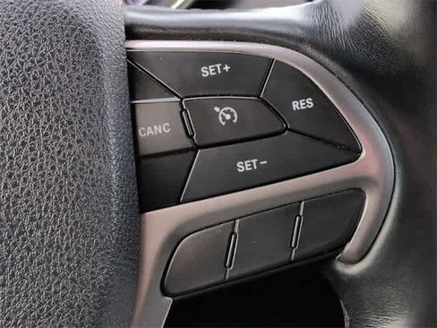 Used 2020 Jeep Grand Cherokee Altitude image 25