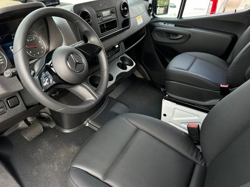 New 2025 Mercedes-Benz Sprinter 2500 image 7
