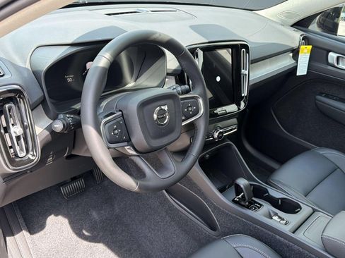 New 2026 Volvo XC40 B5 Core w/ Climate Package AWD/4WD image 4