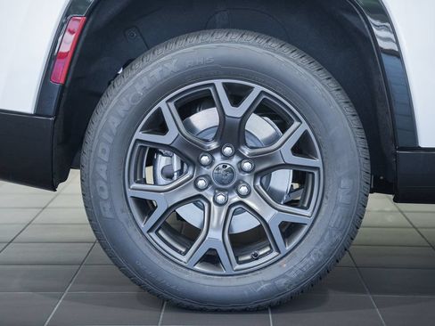 New 2026 Jeep Grand Wagoneer Limited AWD/4WD image 18