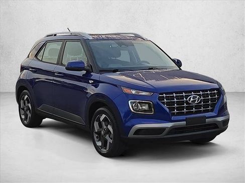 Used 2023 Hyundai Venue SEL FWD image 3