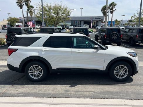 New 2026 Ford Explorer Active w/ Active Comfort Package RWD image 9