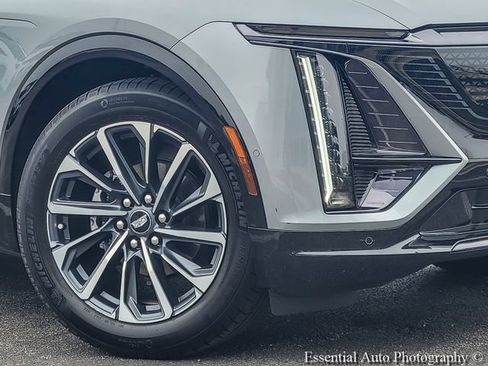 Certified 2024 Cadillac Lyriq Sport w/ LPO, Floor Liner Package AWD/4WD image 4