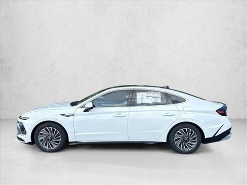 Certified 2025 Hyundai Sonata Limited FWD image 5