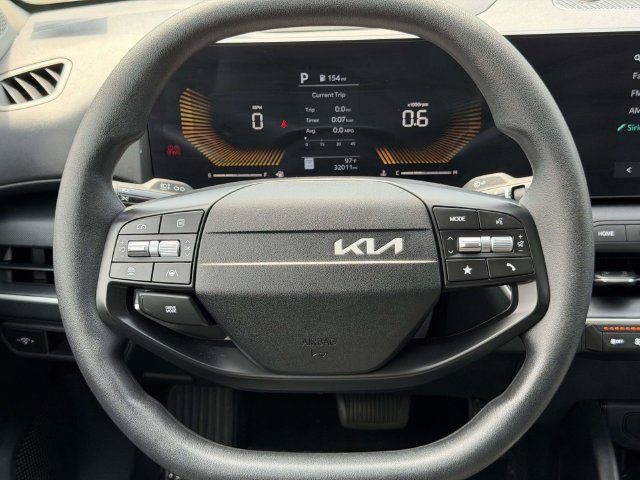 Used 2025 Kia K4 FWD image 19