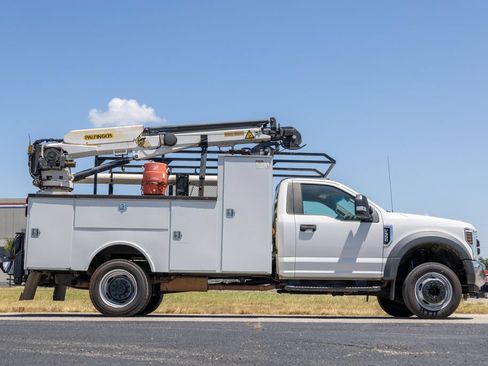 Used 2019 Ford F550 2WD Regular Cab Super Duty image 8