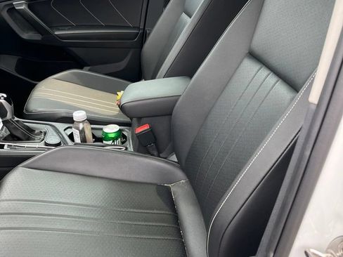 Used 2023 Volkswagen Tiguan SE w/ Panoramic Sunroof Package AWD/4WD image 19