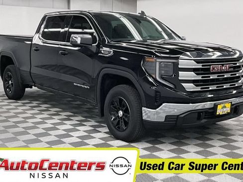Used 2025 GMC Sierra 1500 SLE w/ Preferred Package AWD/4WD image 1