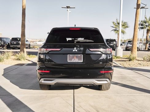 New 2025 Mitsubishi Outlander SE image 7