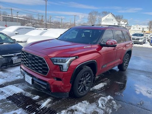 Used 2024 Toyota Sequoia Platinum image 3