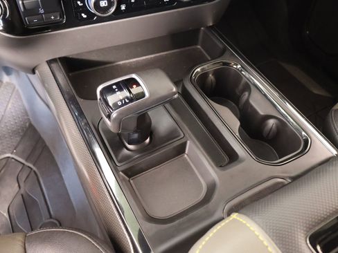 Used 2022 Chevrolet Silverado 1500 ZR2 w/ Technology Package image 8