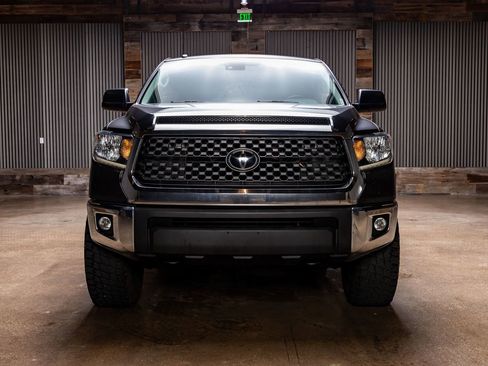 Used 2019 Toyota Tundra SR5 w/ SR5 Upgrade Package image 2