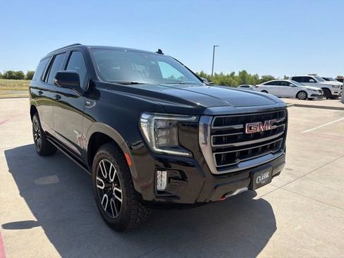 Used 2023 GMC Yukon AT4 w/ AT4 Premium Package AWD/4WD image 4