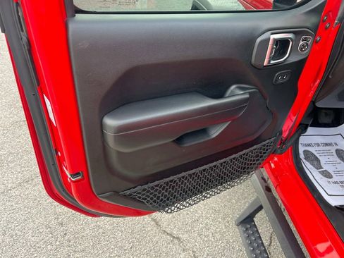 Used 2018 Jeep Wrangler Unlimited Rubicon image 10