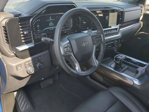 Used 2023 Chevrolet Silverado 1500 LT Trail Boss w/ LT Trail Boss Premium Package AWD/4WD image 9