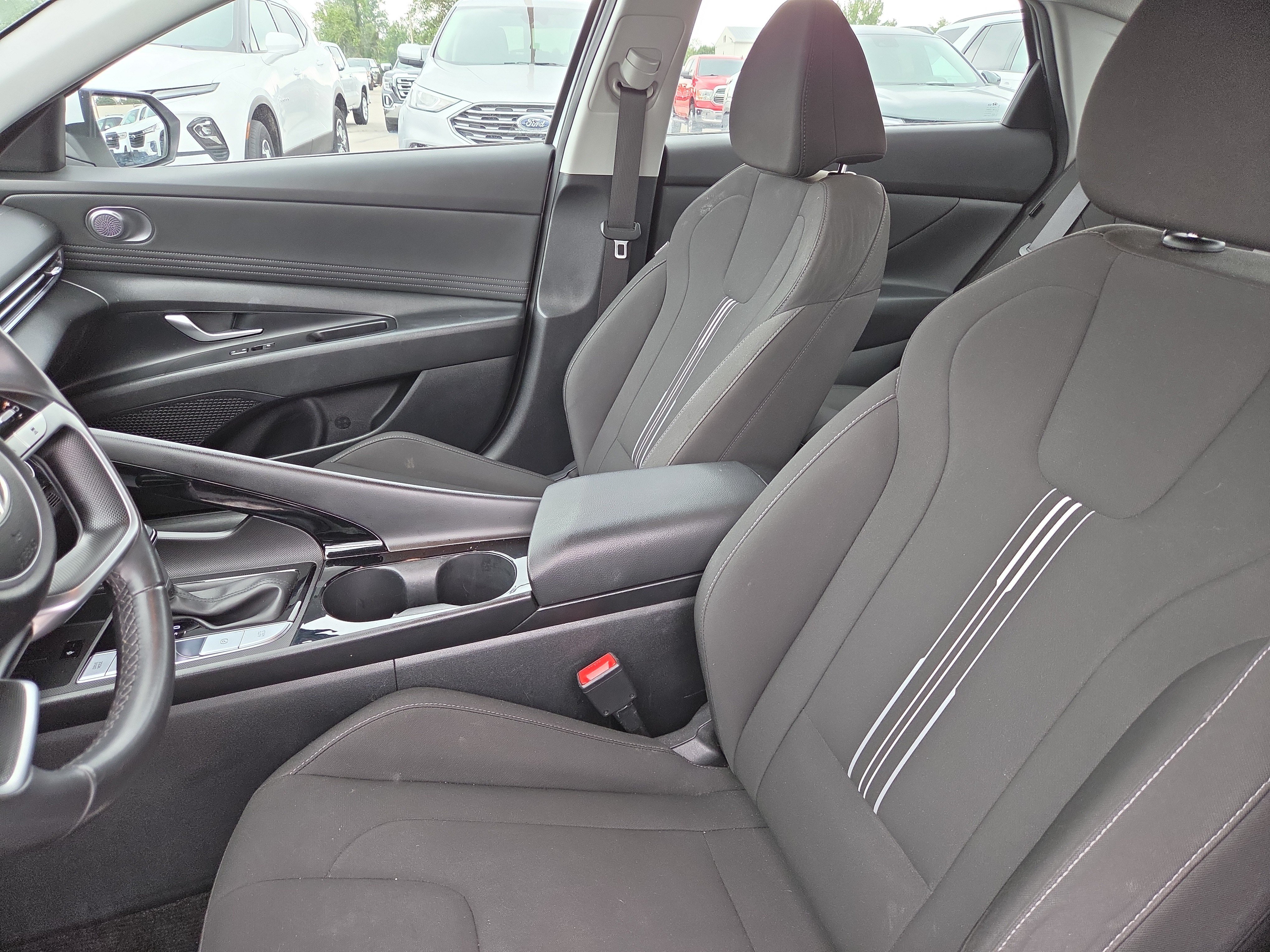 Used 2025 Hyundai Elantra SEL FWD image 7