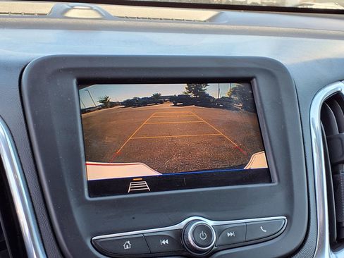 Used 2020 Chevrolet Equinox LT w/ Driver Convenience Package image 10