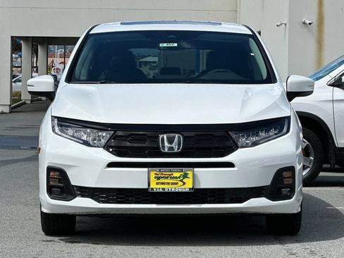 New 2026 Honda Odyssey Touring image 8
