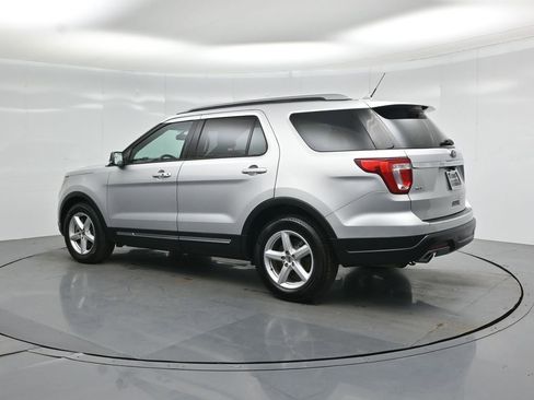 Certified 2018 Ford Explorer XLT w/ Equipment Group 202A FWD image 6