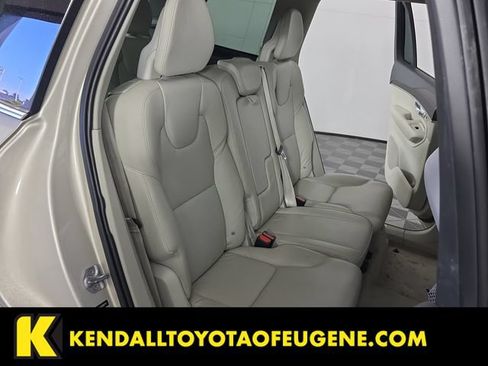 Used 2016 Volvo XC90 T6 Momentum w/ Momentum Plus Package AWD/4WD image 28