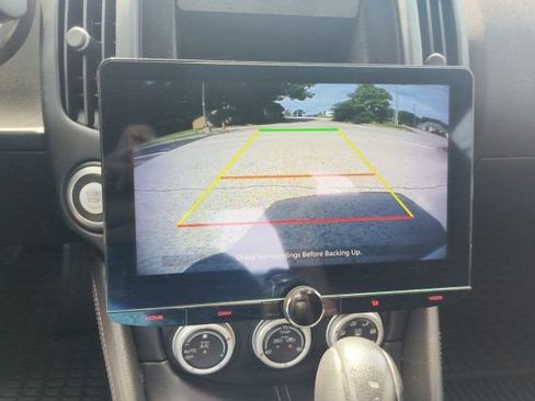 Used 2018 Nissan 370Z Coupe RWD image 16