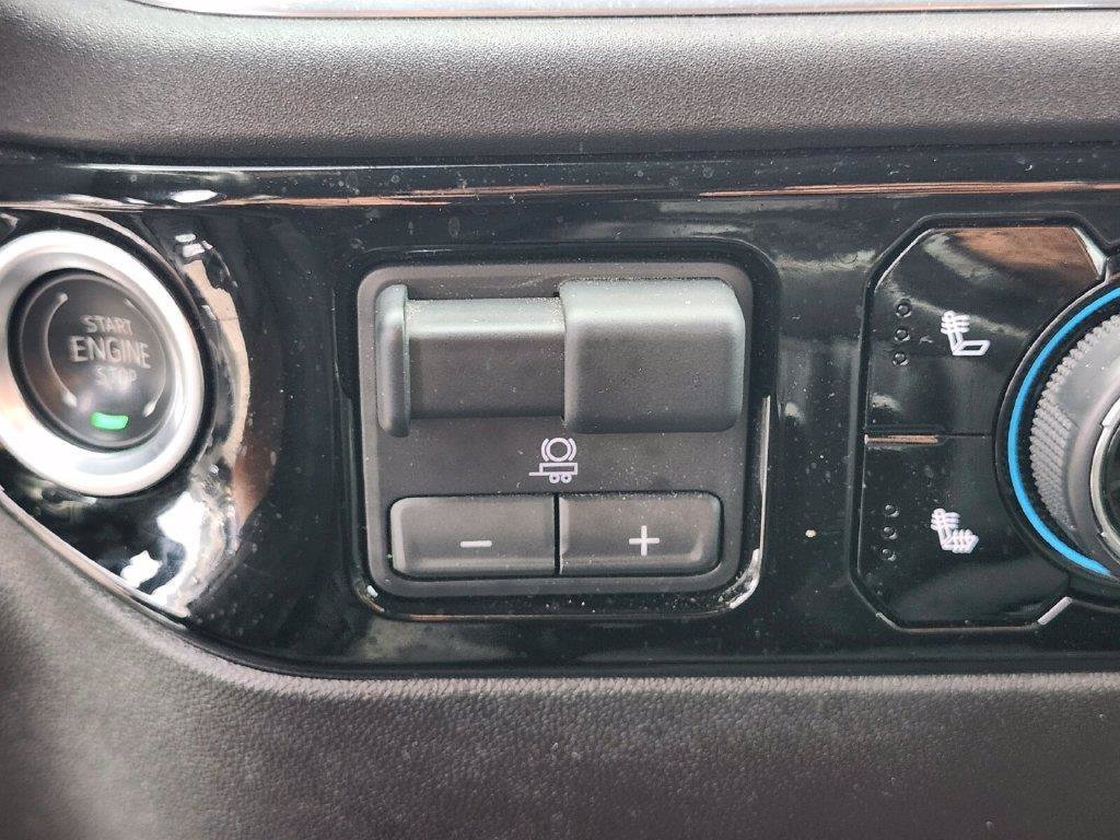 Used 2025 Chevrolet Silverado 1500 RST w/ Z71 Off-Road Package AWD/4WD image 23