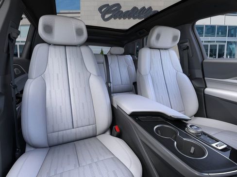 New 2025 Cadillac Lyriq Luxury image 16