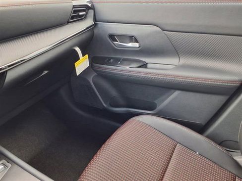New 2025 Nissan Kicks SR w/ Illumination Package image 24