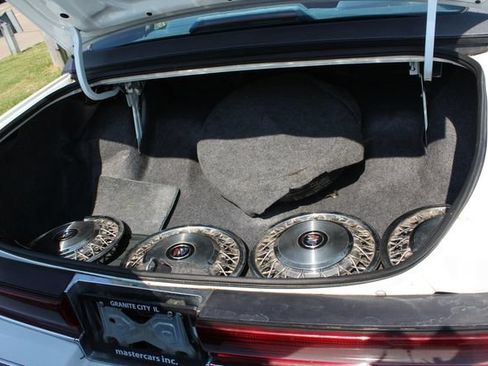 Used 1996 Buick Roadmaster Limited RWD image 32