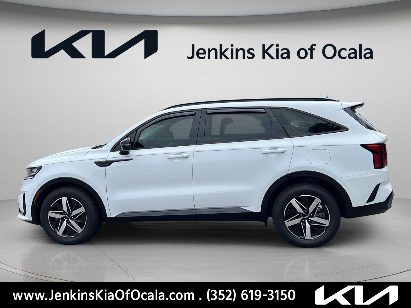 Used 2023 Kia Sorento EX w/ Panoramic Sunroof Package FWD image 6