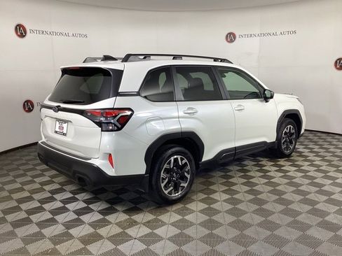 Used 2025 Subaru Forester Premium image 4