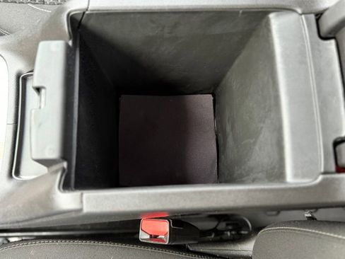 Used 2021 GMC Acadia SLE w/ Driver Convenience Package image 24