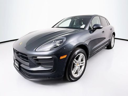 Certified 2025 Porsche Macan AWD/4WD image 1