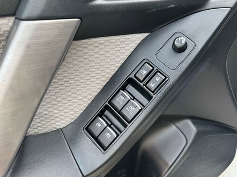 Used 2018 Subaru Forester 2.5i Premium w/ All-Weather Package image 18