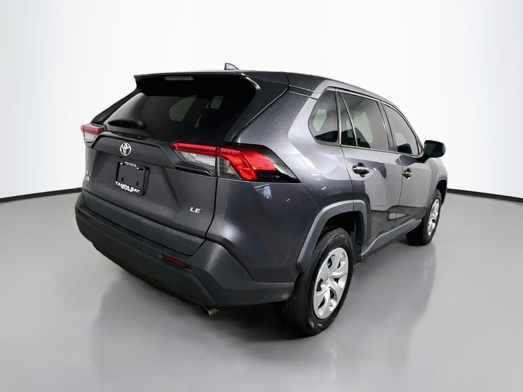 Used 2022 Toyota RAV4 LE FWD image 3