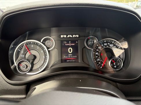 Used 2024 RAM 2500 Tradesman w/ Chrome Appearance Group image 11