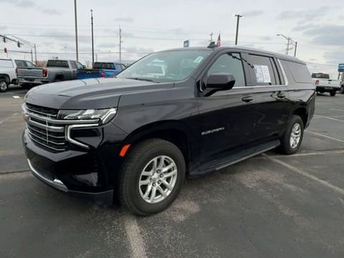 Used 2023 Chevrolet Suburban LT RWD image 4