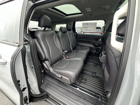 New 2026 Kia Carnival SX FWD image 15