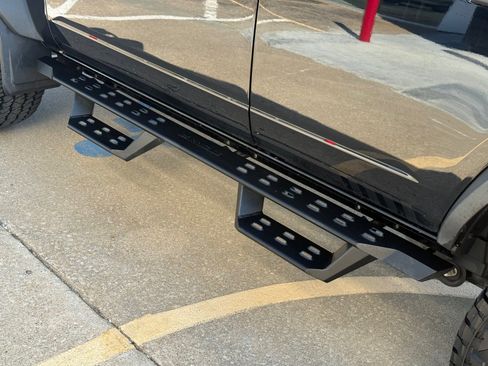 Used 2022 Ford Bronco Wildtrak image 8