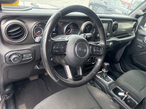 Used 2019 Jeep Wrangler Unlimited Sport S AWD/4WD image 4