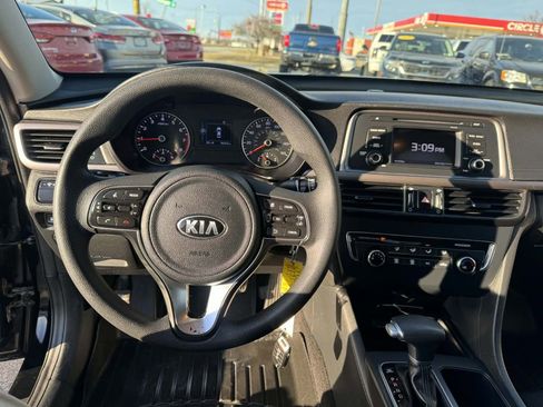Used 2017 Kia Optima LX image 16