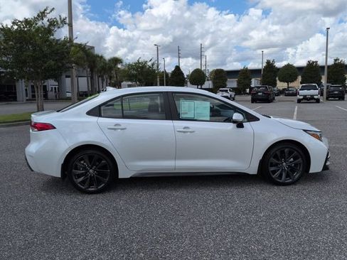 Certified 2025 Toyota Corolla SE FWD image 3