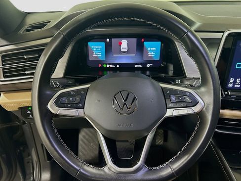 Used 2025 Volkswagen Atlas Cross Sport SE FWD image 9
