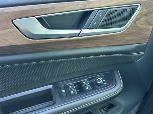 New 2026 Volkswagen Atlas SE image 9