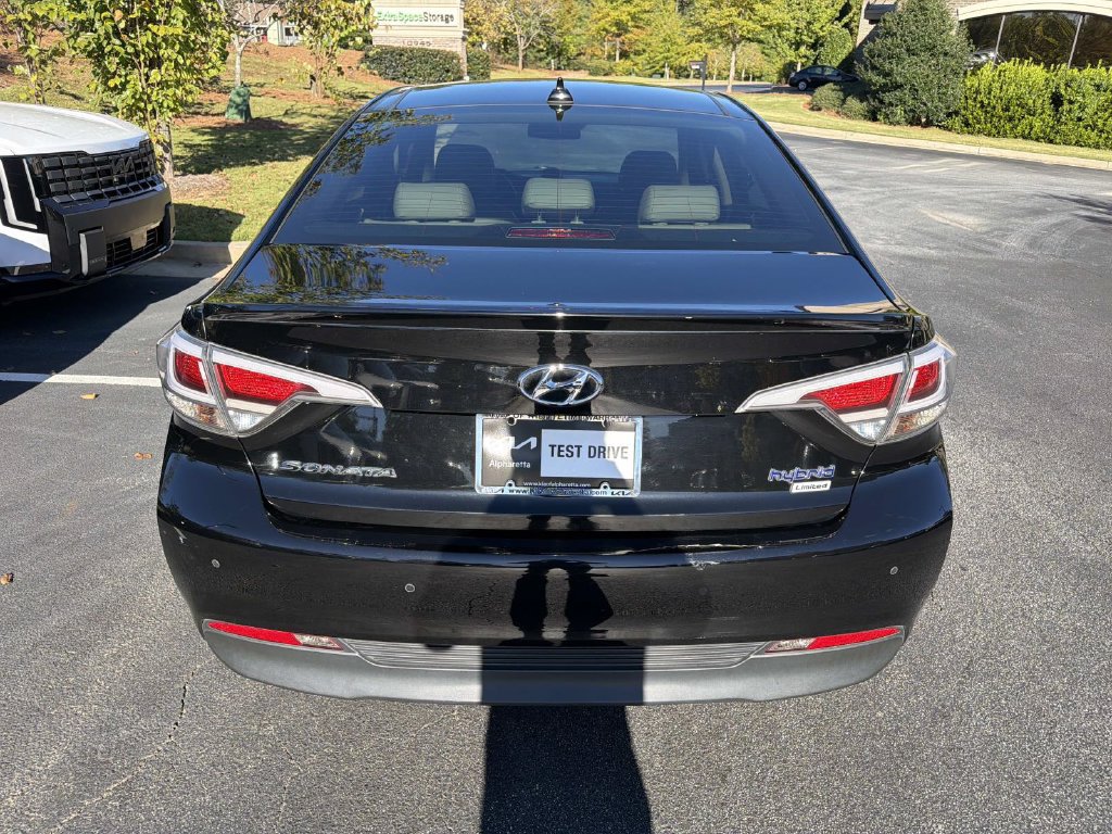 Used 2016 Hyundai Sonata Limited w/ Option Group 02 FWD image 4