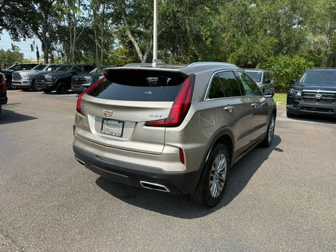 Used 2025 Cadillac XT4 Premium Luxury FWD image 10