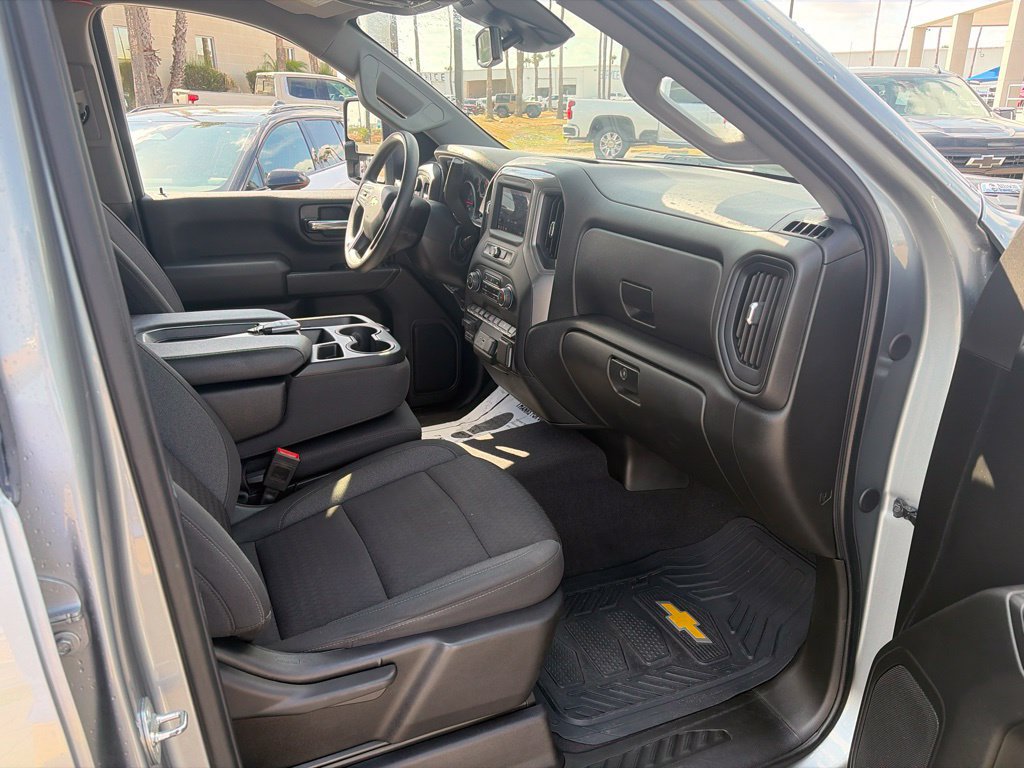 Used 2024 Chevrolet Silverado 2500 Custom w/ Custom Value Package AWD/4WD image 9